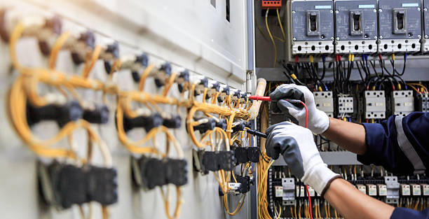 Professional Electrician technician working in Reynolds Heights, PA